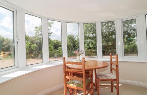 Sturminster Newton House | Discover Rhode Acres: Pet & Child Friendly 4-Star Retreat