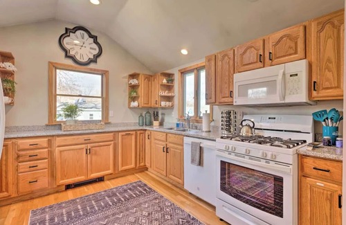 East Greenwich House | Idyllic Rhode Island Haven Steps from Greenwich Bay!