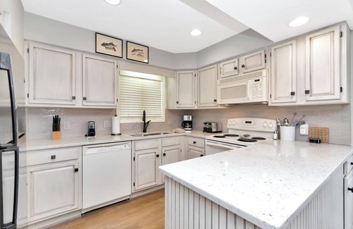 Blowing Rock Condo | Guest Rated 10/10: Chetola Resort Condo with Pool Access