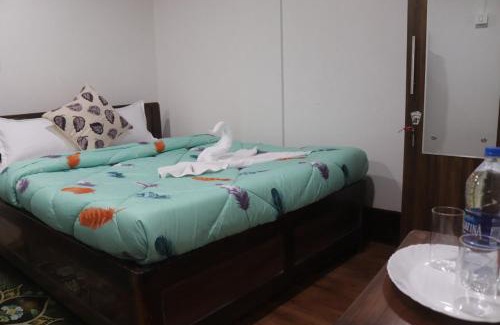 Darjeeling House | Discover RHODODENDRON Stay: Family Friendly & Highly Rated