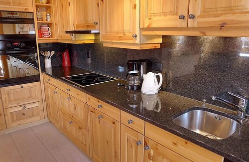 Villars-sur-Ollon Apartment | Relaxing Rhodonite 24 by Interhome with Lake View & Spa