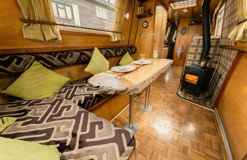 Shoreham-by-Sea Boat Rental | Ocean View Retreat at Rhubarb and Custard - Rated 10/10