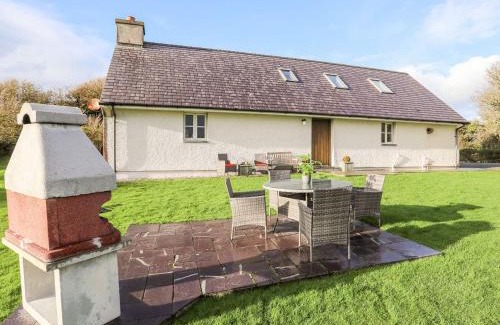 Rhoscolyn House | Discover Rhyd Y Bont Bach: Family & Pet-Friendly Retreat
