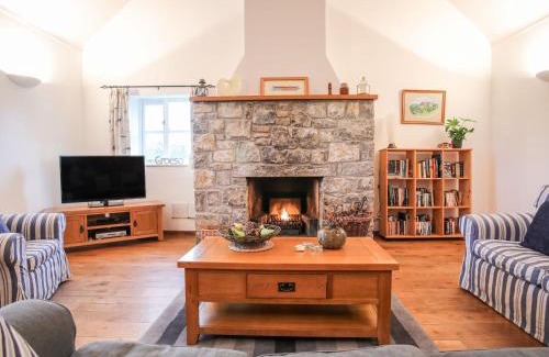 Rhoscolyn House | Discover Rhyd Y Bont Bach: Family & Pet-Friendly Retreat