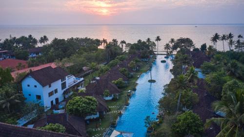 Kumarakom Resort | Experience Rhythm Kumarakom: A 5-Star Haven with Spa & Pool