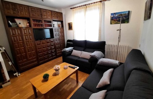 Riano Apartment | Discover Riaño: Pet-Friendly Retreat in Carmen Mountains