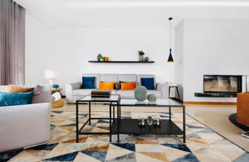 Torreira Villa | Ria Lounge House: 4-Star Retreat Ideal for Families