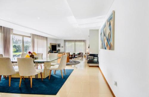 Torreira Villa | Ria Lounge House: 4-Star Retreat Ideal for Families