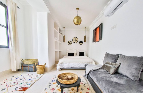 Assouel House | Riad 27: Exclusive Retreat with Hammam & Spa in the Medina