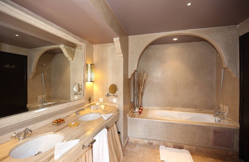 Sidi Abdallah Ghiat Bed & Breakfast | Elegant Riad Al Mendili Resort & Spa: Guest Rated 9.8