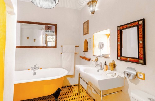 Sidi Ben Slimane El Jazouli House | Riad Asrari: Guest Rated 10/10 with Spa & Family Amenities