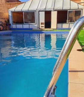 Foum Zguid House | Pet-Friendly Riad Assia: Family Haven with Restaurant & Breakfast