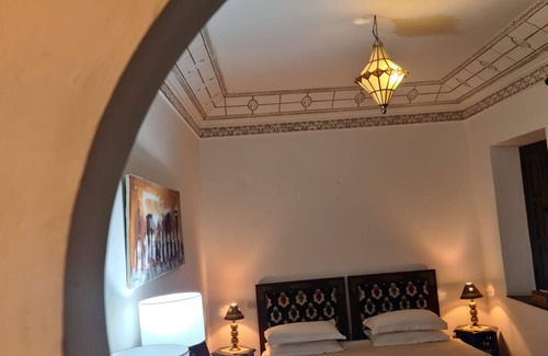 Medina House | Inviting Riad Aubrac: 4-Star Stay with Pool & Spa