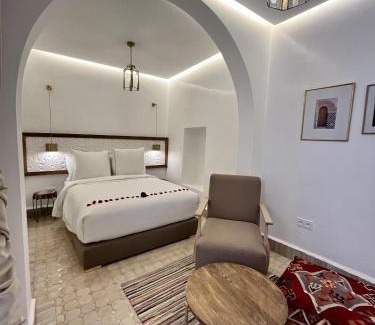 Medina House | Discover RIAD DAR BAYANE: Guest Rated 9.6 with Pool & Dining
