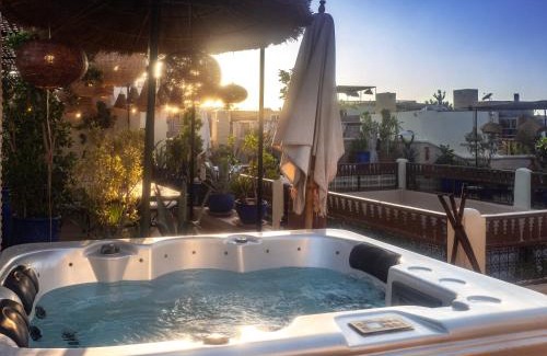 Diour Jdad House | Relax at Riad Dar El Médina: Pool, Spa & Ocean Views