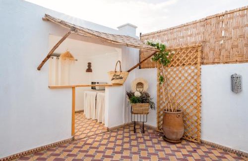 Assouel House | Riad Des Sables: Exclusive Suites with Pool & Family Amenities