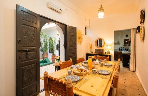 Assouel House | Riad Des Sables: Exclusive Suites with Pool & Family Amenities