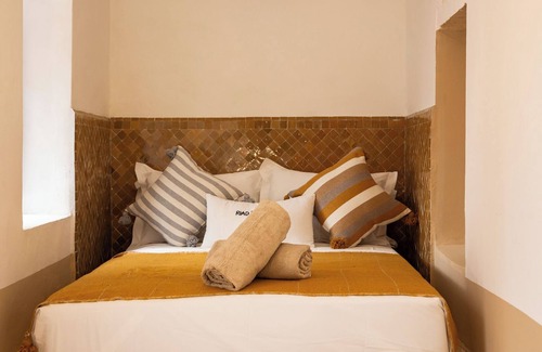 Zaouia Sidi Rhalem House | Riad el Jadide: Inviting Guest House with Pool & Spa