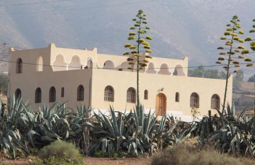 Al Barkanyene Apartment | Pet-Friendly Riad Kebdana: Family Comfort in Style