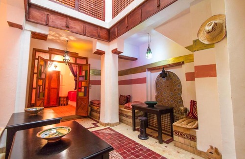 Zekkak Er Roumane Bed & Breakfast | Pet Friendly Riad La Presidence with Breakfast & Family Amenities
