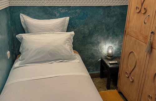 Zaouia Sidi Rhalem House | Stellar Stay at Riad Lapis-Lazuli: 4-Star with Pool & Dining