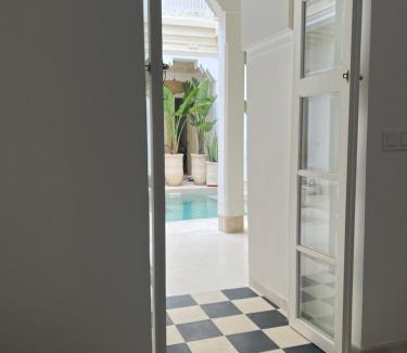 Riad Zitoun Jdid House | Discover Riad Lunja: Family-Friendly Oasis with Pool