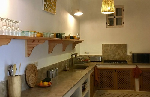 Assouel House | Explore Riad "Miel": Cozy Rooms with Pool & Breakfast