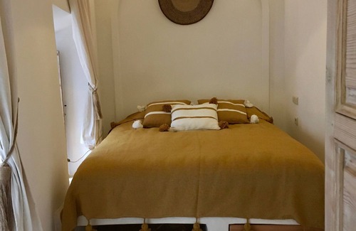 Assouel House | Explore Riad "Miel": Cozy Rooms with Pool & Breakfast