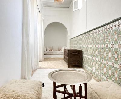 Medina House | Casa Olivia: Family-Friendly Retreat with Hot Tub Bliss