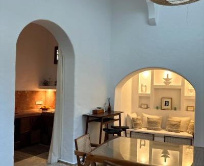 Medina House | Casa Olivia: Family-Friendly Retreat with Hot Tub Bliss