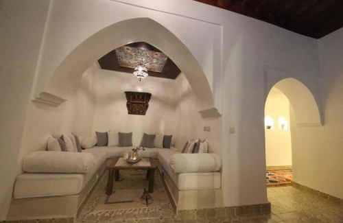 Sidi Abdallah Ghiat House | Top-Rated Riad Oum H&N with Pool and Restaurant Amenities