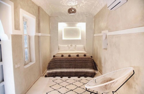 Sidi Ben Slimane El Jazouli House | Relax at Riad Shiraz with Pool and Hammam Amenities
