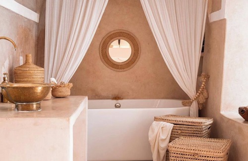 Sidi Ben Slimane El Jazouli House | Relax at Riad Shiraz with Pool and Hammam Amenities