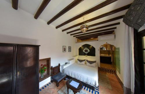 Al Machouar – Stinia House | Oceanfront Riad Yacout: 4-Star Retreat with Pool & Hot Tub