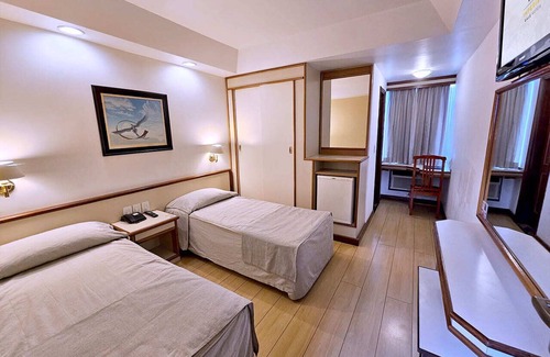 Gloria Hotel | Elegant Riale Imperial Flamengo: Spa, Pool & Family Friendly