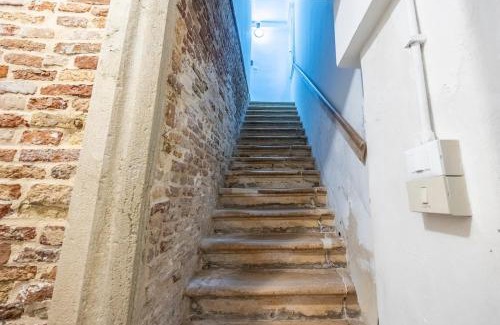 San Polo Apartment | Discover Rialto al Manganer: Family-Friendly Gem in Venice