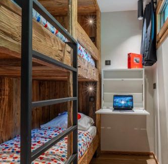 La Clusaz Apartment | Cozy Riante 6 Apartment Near Village and Ski Slopes