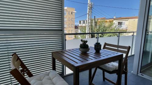 L'Escala Apartment | Ribalta 1-1: Family-Friendly Retreat with Top Guest Ratings