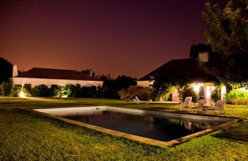 Almeirim House | Ribatejo Villa: 4-Star Oceanfront Retreat with Pool Access