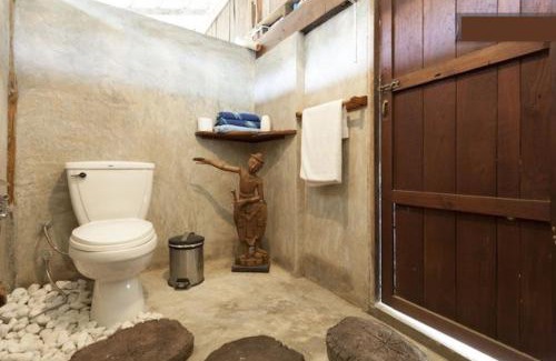 Hang Dong House | Inviting Rice Barn And Rooms with Oceanfront Pool Access