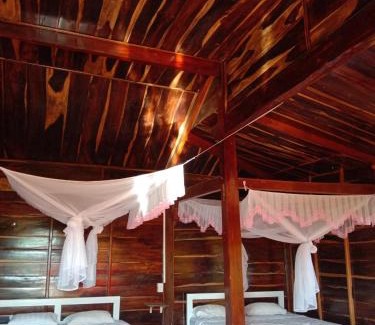 Quan Tom Resort | Charming Rice Straw Green Lodge with Family-Friendly Amenities
