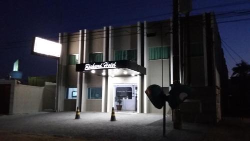 Porto Velho Hotel | Discover Richard Hotel: Wheelchair Accessible & Family-Friendly