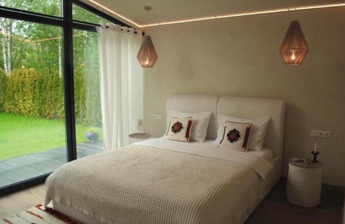 Slavske Apartment | Relax at Richkas Chalet with Hot Tub & Family Amenities