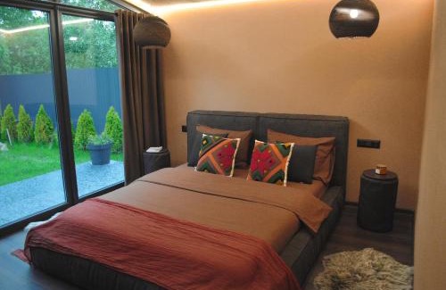 Slavske Apartment | Relax at Richkas Chalet with Hot Tub & Family Amenities