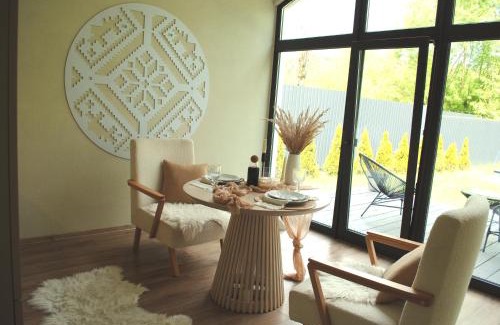 Slavske Apartment | Relax at Richkas Chalet with Hot Tub & Family Amenities