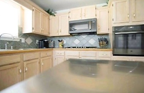 Montgomery House | Guest Rated: Richland Promise with Spa & Hot Tub Options