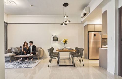 Tan Qui Dong Apartment | Discover Richlane Residences: Pet-Friendly Retreat with Pool