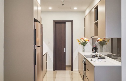 Tan Qui Dong Apartment | Discover Richlane Residences: Pet-Friendly Retreat with Pool