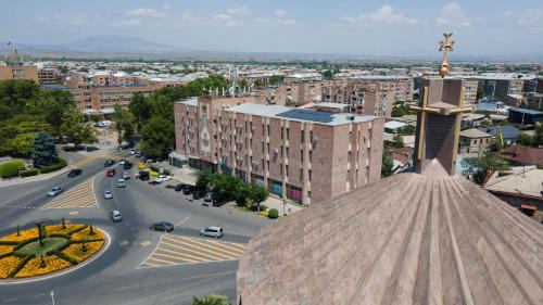 Ecmiadzin Hotel | Beachfront Relaxation at Richmind Hotel - 4-Star Escape