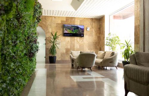 Ecmiadzin Hotel | Beachfront Relaxation at Richmind Hotel - 4-Star Escape